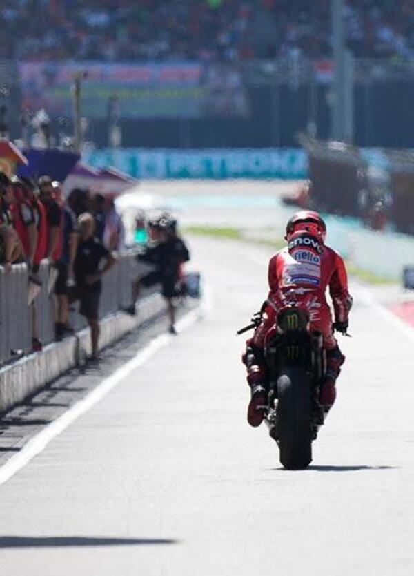 Perch&eacute; Pecco Bagnaia continua a rompere quando le cose sulla sua Ducati funzionano? S&igrave;, fatichiamo a credere alla sfortuna [VIDEO]