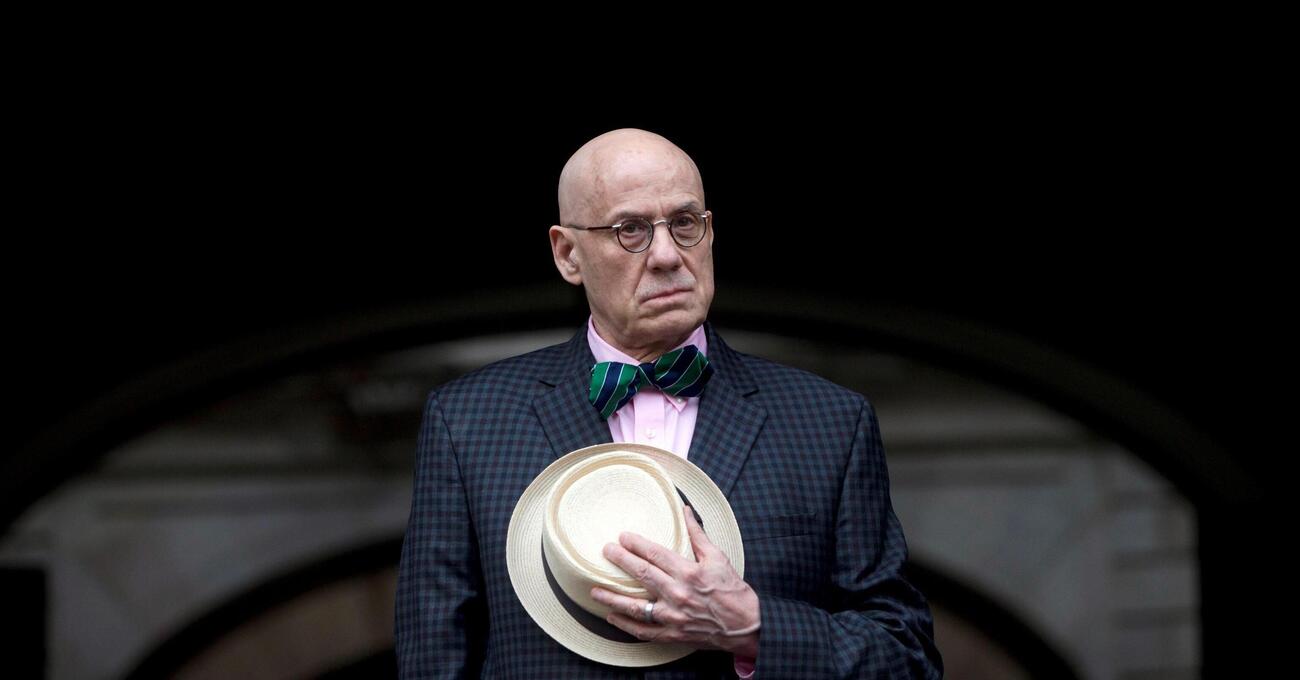 Bellissima l’intervista di Antonio Monda a James Ellroy, ma quando parla di comunisti e di intellettualismo e di minorenni stanno parlando di Pasolini chiamandolo con un altro nome?