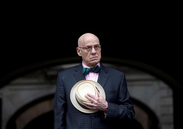 Bellissima l’intervista di Antonio Monda a James Ellroy, ma quando parla di comunisti e di intellettualismo e di minorenni stanno parlando di Pasolini chiamandolo con un altro nome?