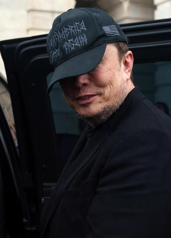 Chi ha paura di Grokipedia di Musk? La sinistra, ma è davvero peggio di Wikipedia? Da Hitler ai transgender, la questione è molto più complicata