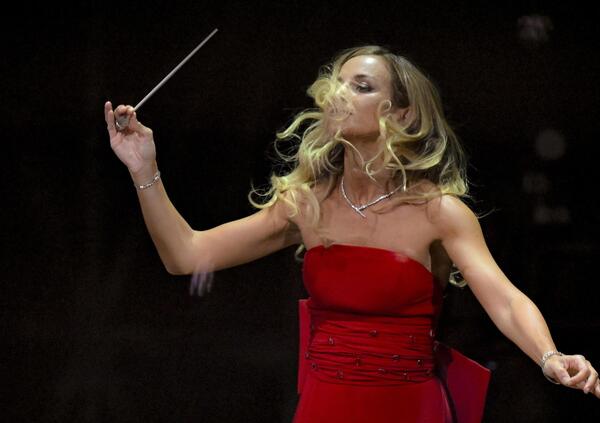 In Italia tutte le nomine culturali sono politiche, dai tempi dei tempi, da sinistra a destra. Come mai su Beatrice Venezi questo casino? Cosa ci sfugge? Chissà