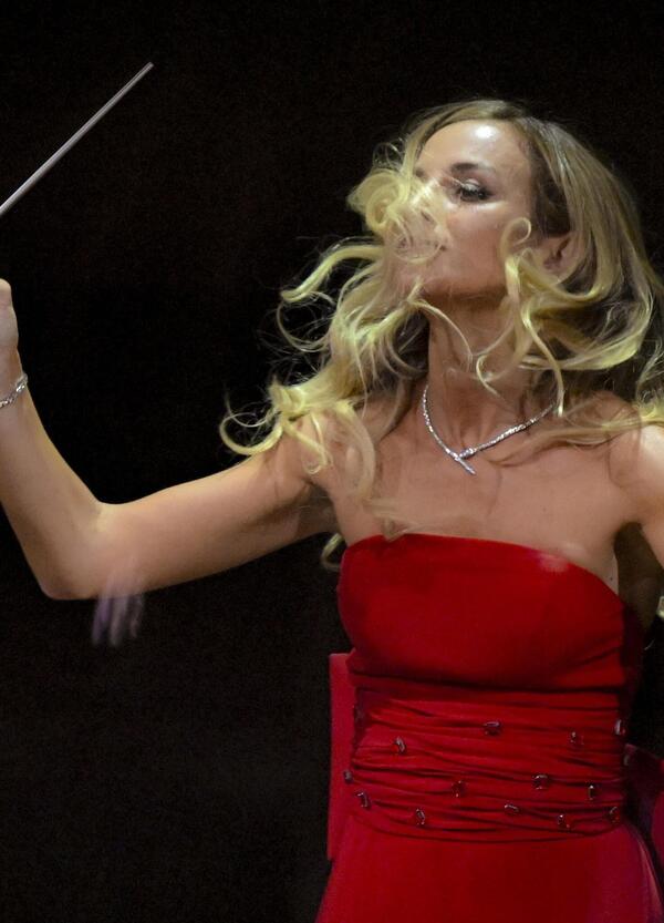 In Italia tutte le nomine culturali sono politiche, dai tempi dei tempi, da sinistra a destra. Come mai su Beatrice Venezi questo casino? Cosa ci sfugge? Chissà