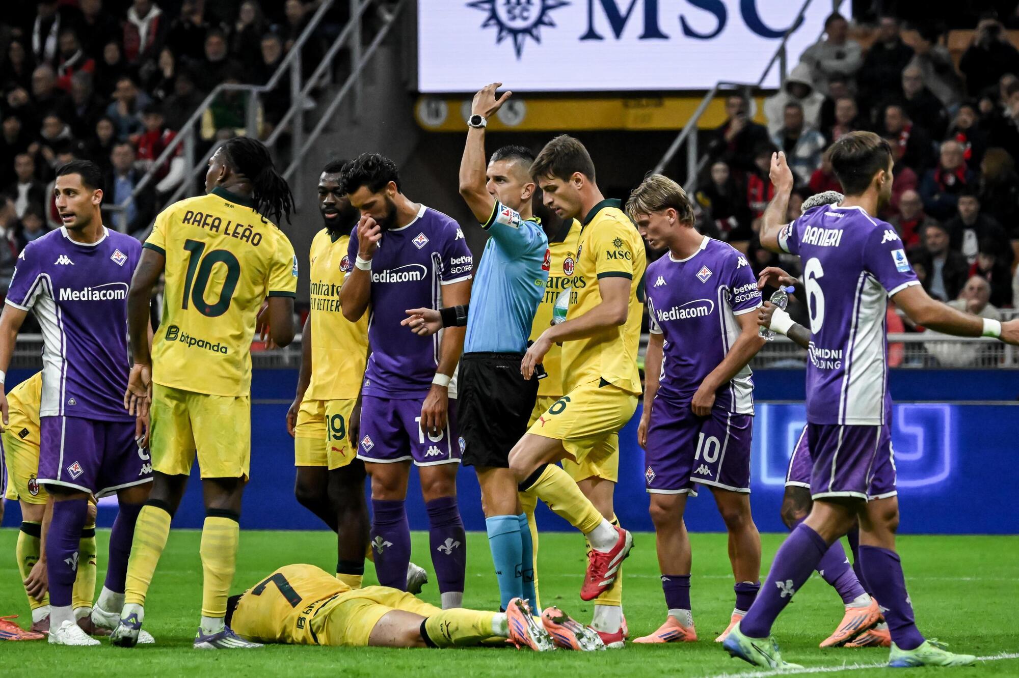 La scenata di Gimenez in Milan-Fiorentina