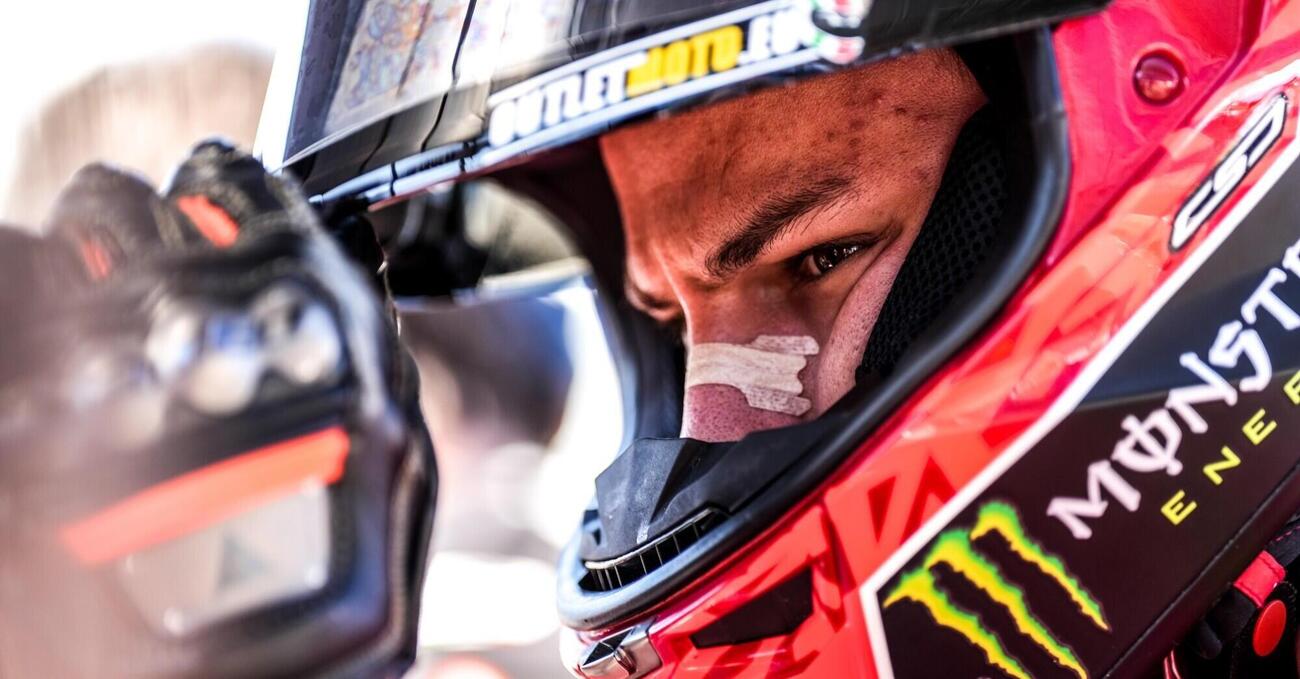 Il vero rock? “November rain” di Nicolò Bulega: in MotoGP prima di Toprak, al posto di Marc Marquez, vicino all’amico Pecco e sulla Ducati campione del mondo