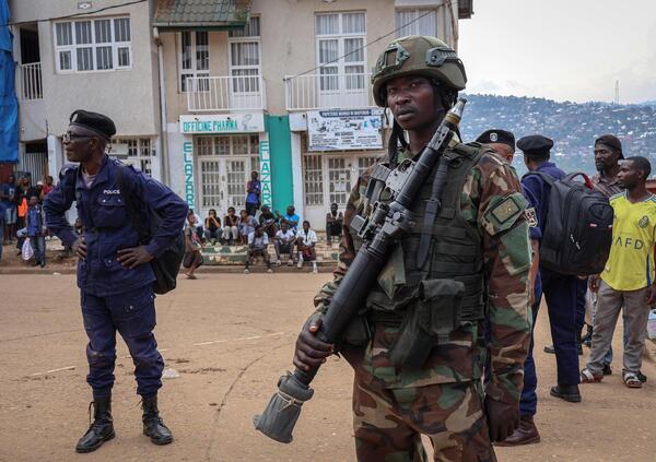 Come si combatte la Terza Guerra Mondiale in Africa: vi spieghiamo chi c&#039;&egrave; dietro ai jihadisti e alle milizie armate che si scontrano. Spoiler: noi 