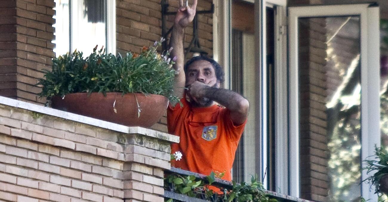 Dopo l&#039;ennesimo casino, era il caso per Meloni di comprare casa dai figli del cognato di Gennaro Mokbel? Chi sono lui e la sorella, e cosa c&#039;entra Aldo Moro