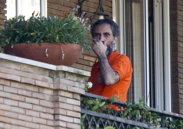 Dopo l&#039;ennesimo casino, era il caso per Meloni di comprare casa dai figli del cognato di Gennaro Mokbel? Chi sono lui e la sorella, e cosa c&#039;entra Aldo Moro