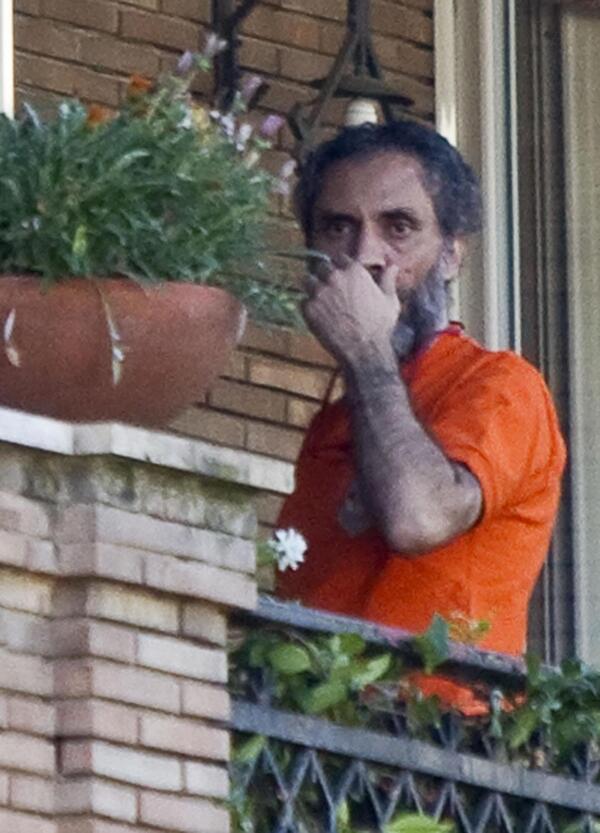 Dopo l&#039;ennesimo casino, era il caso per Meloni di comprare casa dai figli del cognato di Gennaro Mokbel? Chi sono lui e la sorella, e cosa c&#039;entra Aldo Moro