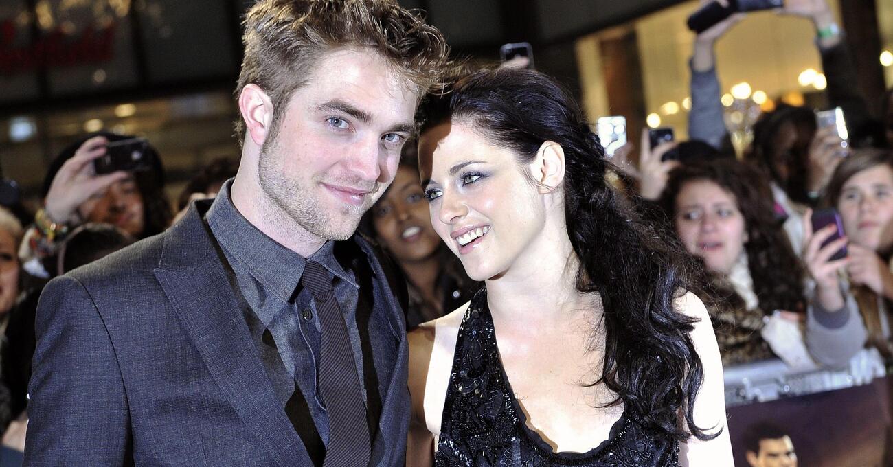 Twilight &egrave; tornato al cinema vent&rsquo;anni dopo mettendoci davanti le nostre illusioni adolescenziali, e ci ha fregati di nuovo. Edward Cullen &egrave; ancora il sogno o &egrave; diventato un incubo? Altro che Bram Stoker&hellip;