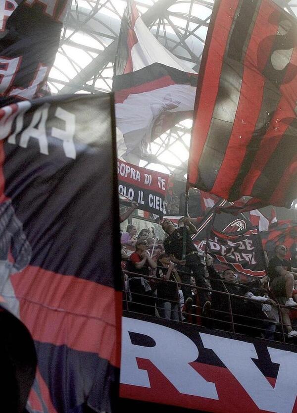 Non c&rsquo;&egrave; pace per la curva Sud. Gli ultras del Milan protesteranno i primi 15 minuti contro il Parma: ecco perch&eacute;