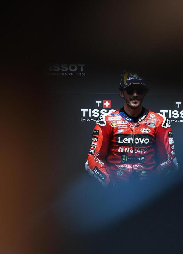 Pecco Bagnaia che chiude 17&deg; e dietro a Bulega a Portim&atilde;o, ci spiega finalmente come stanno le cose. In MotoGP ma pure fuori, come Robinson Crusoe
