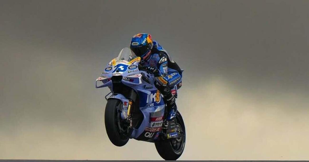 Portimao: Alex Marquez si prende il venerd&igrave; su Pecco Bagnaia (e Acosta), ma la notizia &egrave; ancora Marc: &ldquo;una vite piegata nella sua spalla&rdquo;