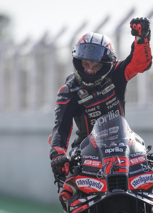 Sono arrivate le giostre, c&#039;&egrave; il roller coaster: Marco Bezzecchi e l&rsquo;Aprilia lanciano la solita maledizione su Pecco Bagnaia che pare scritta da un Dio sadico
