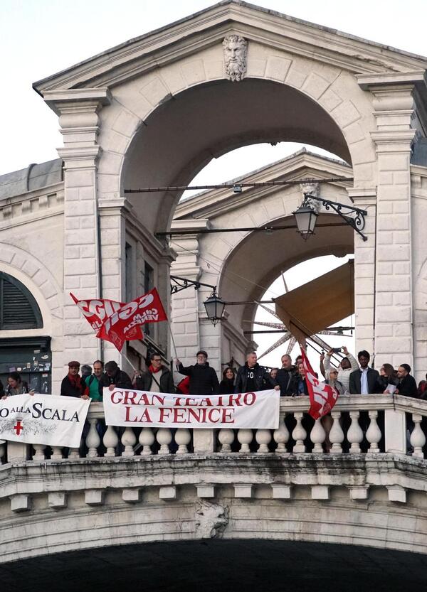 Beatrice Venezi al Teatro Verdi invece che a La Fenice fa peggio a Trieste o a Venezia? E la petizione contro il Sovrintende a chi fa comodo? 