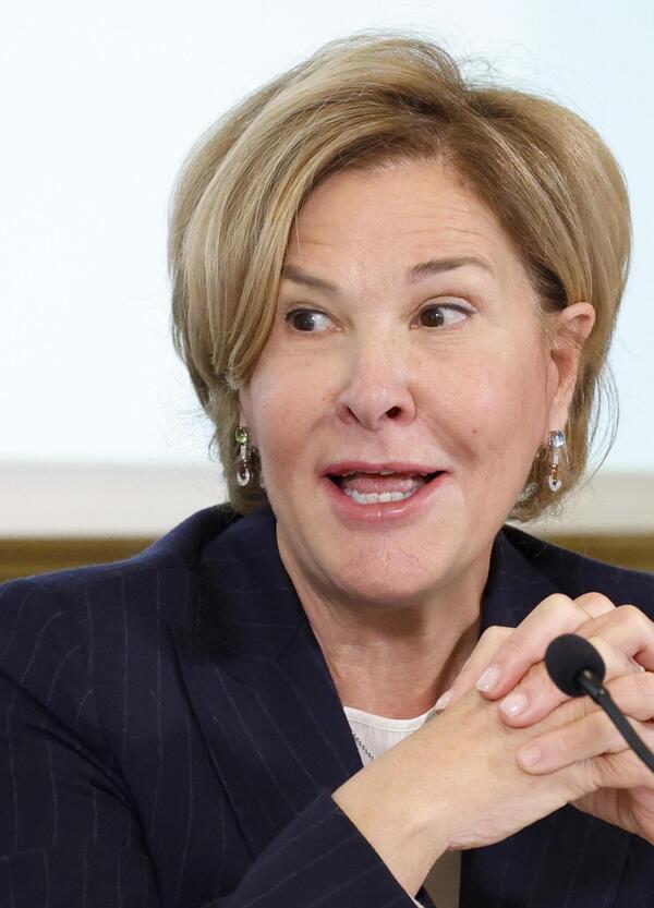 Emmanuela Spedaliere non &egrave; pi&ugrave; Direttrice generale del Teatro San Carlo, la bomba di Macciardi: &ldquo;Da adesso in poi le funzioni tornano al sovrintendente&rdquo;