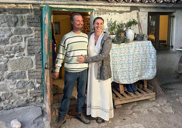 Basta rompere il caz*o alla famiglia che vive nel bosco: fanno paura perch&eacute; vivono in modo diverso? Spaventa di pi&ugrave; la tragedia annunciata di una madre che taglia la gola al figlio, ma nessuno lo ammette&hellip;