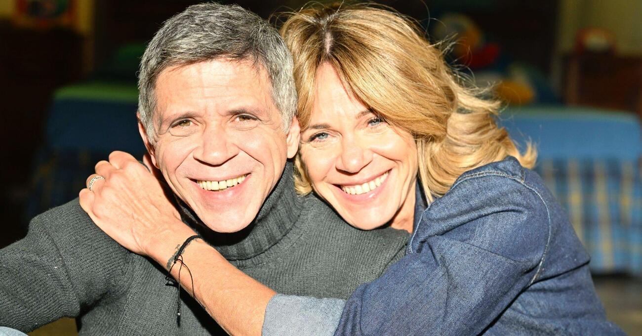 Cosa si prova a crescere in casa di Gianni Morandi? Lo raccontano a teatro i figli Marianna e Marco: &ldquo;Il nostro spettacolo come una seduta di psicoterapia&rdquo;