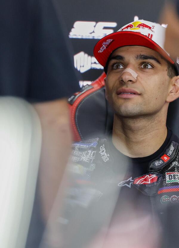 Valencia sta per darci la gara dell&rsquo;anno tra Acosta e Bezzecchi? Intanto Bagnaia &egrave; tornato a soffrire (e nei test sar&agrave; durissima)