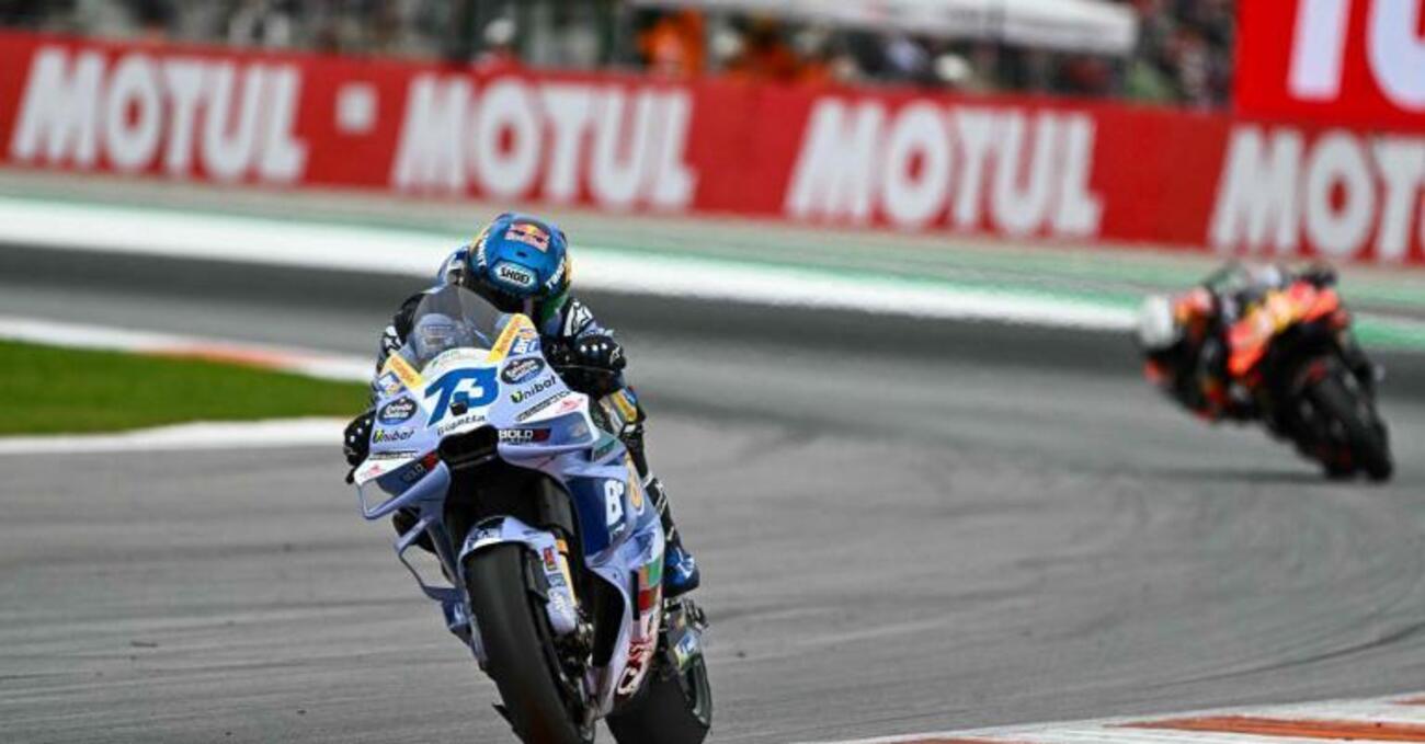 Anche l&rsquo;ultima Sprint &egrave; firmata Marquez: Alex asfalta il sogno di Pedro Acosta (che dopo il disastro della Ducati di Pecco Bagnaia &egrave; quarto nel mondiale)