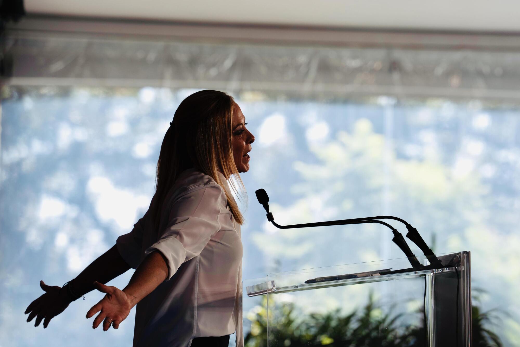 Il nuovo look di Giorgia Meloni