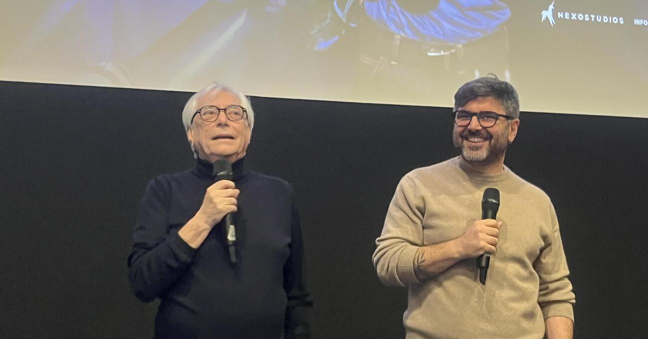 Abbiamo visto 18 giorni, il documentario sulla vita di Nino D&rsquo;Angelo. Un titolo, un tempo, che diventa il pretesto per un figlio di raccontare suo padre: ecco come lo scugnizzo con il caschetto biondo simbolo degli anni 80&rsquo; ha sdoganato tutti i pregiudizi 