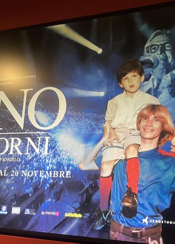 Abbiamo visto 18 giorni, il documentario sulla vita di Nino D&rsquo;Angelo. Un titolo, un tempo, che diventa il pretesto per un figlio di raccontare suo padre: ecco come lo scugnizzo con il caschetto biondo simbolo degli anni 80&rsquo; ha sdoganato tutti i pregiudizi 