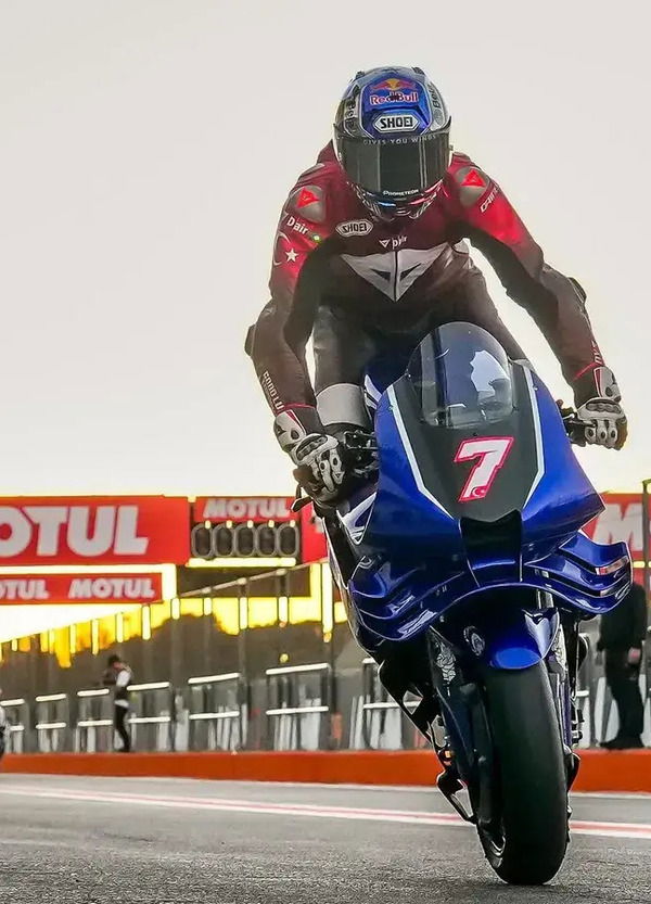 Toprak Razgatlioglu, la rondine di Bagnaia, Aprilia a fuoco: tutto quello che &egrave; successo a Valencia mentre per la MotoGP finisce per davvero