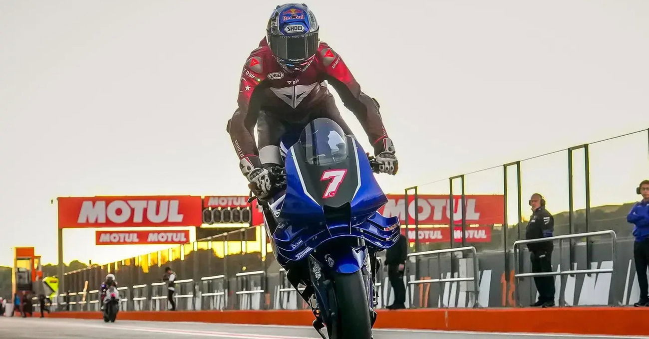 Toprak Razgatlioglu, la rondine di Bagnaia, Aprilia a fuoco: tutto quello che &egrave; successo a Valencia mentre per la MotoGP finisce per davvero