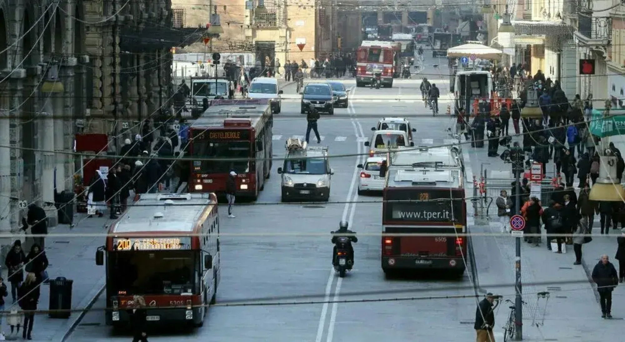 Via Rizzoli e Ugo Bassi a Bologna