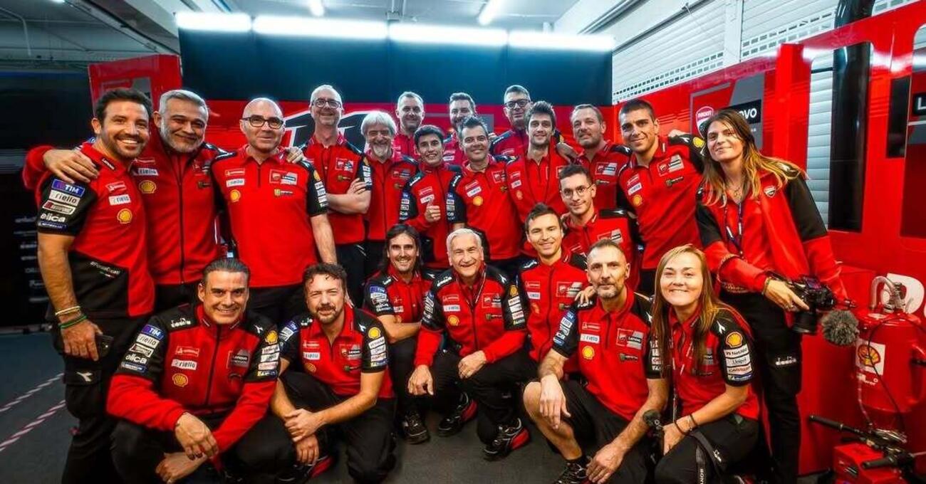 [VIDEO] Ma Marc Marquez che per*ula Nicol&ograve; Bulega sul botto al WDW? S&igrave;, l&rsquo;ultimo Inside di Ducati &egrave; una bomba. E su Pecco Bagnaia&hellip; 