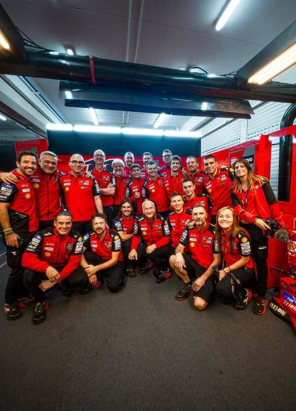 [VIDEO] Ma Marc Marquez che per*ula Nicol&ograve; Bulega sul botto al WDW? S&igrave;, l&rsquo;ultimo Inside di Ducati &egrave; una bomba. E su Pecco Bagnaia&hellip; 