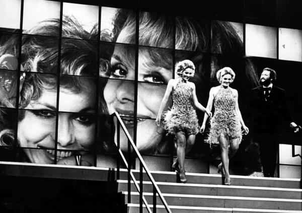 Che bello morire come le gemelle Kessler. Giordano e Ferrara, state boni, vi raccontiamo gli ultimi attimi di vita del duo pi&ugrave; amato d&#039;Italia