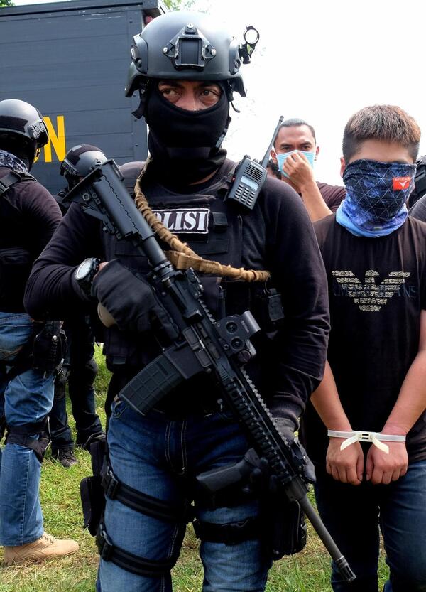 Sta arrivando uno tsunami di meth: chi c&#039;&egrave; dietro al nuovo flusso globale delle metanfetamine che travolge Ue e Usa