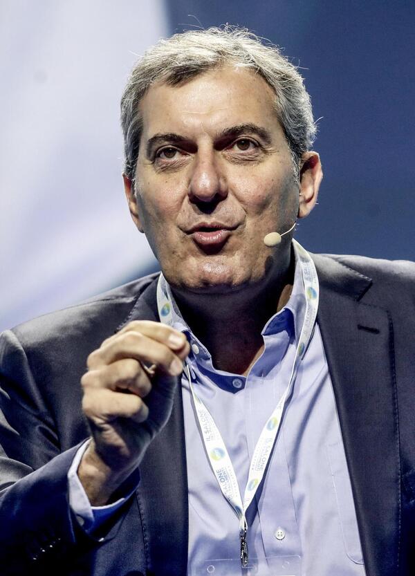 Il riposizionamento di Calabresi: va dalla Balivo (moglie del suo socio) e si avvicina ai meloniani. La fine del circolino (un po&#039;) di sinistra &egrave; arrivata