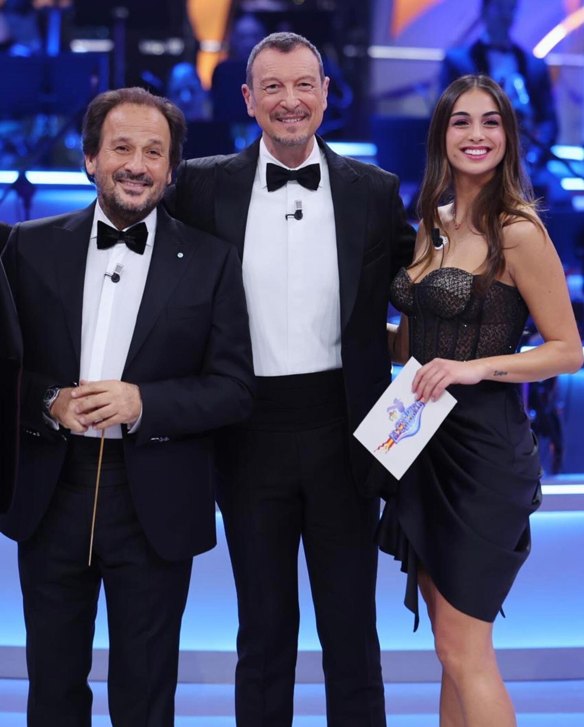 Ofelia Passaponti insieme ad Amadeus e al direttore d&#039;orchestra