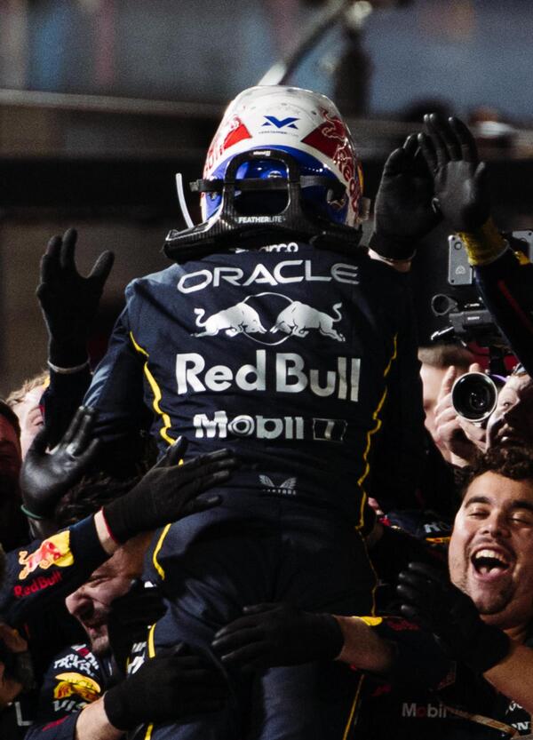 Verstappen-Antonelli, Las Vegas &egrave; tutta vostra! Norris sbaglia ma il Mondiale si avvicina, per Ferrari un&rsquo;altra delusione. E alla fine spunta anche Topolino