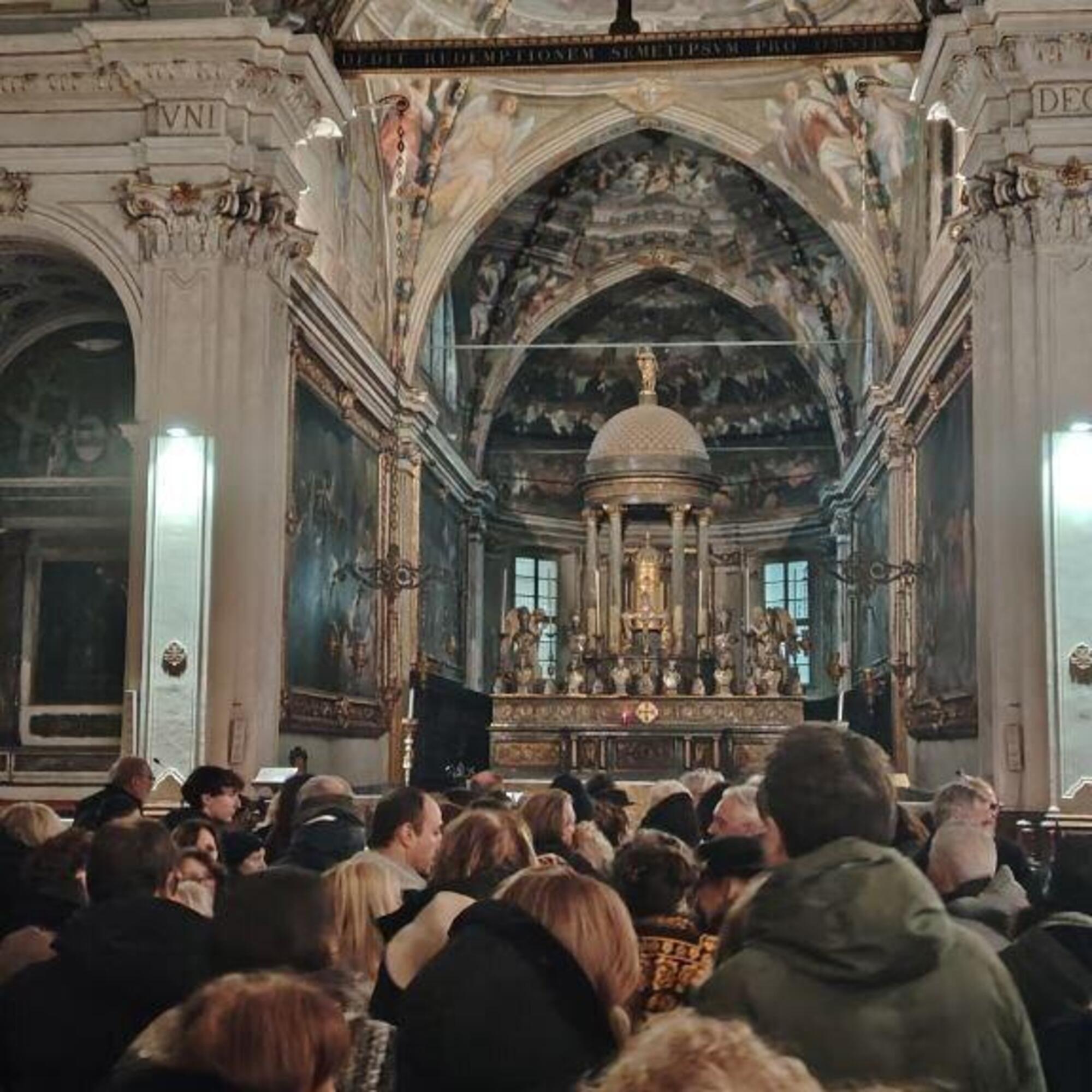 La chiesa di San Marco in Brera dopo il funerale di Ornella Vanoni