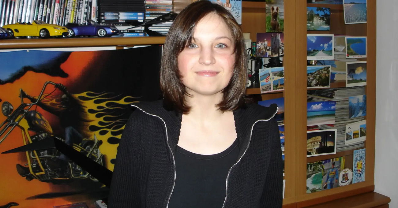 Delitto di Garlasco: tutti zitti sul dna di donna trovato a casa Poggi? Il mistero di una foto, l&rsquo;ultima uscita di Lovati e le Iene che non vedremo (ancora)