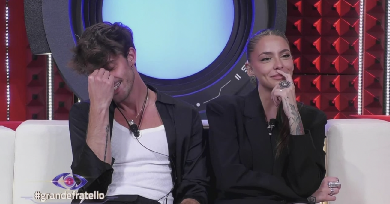 Grande Fratello, &quot;Piantatela di mandare aerei a quegli imbecilli!&quot;: la protesta del vicinato della Casa [VIDEO]