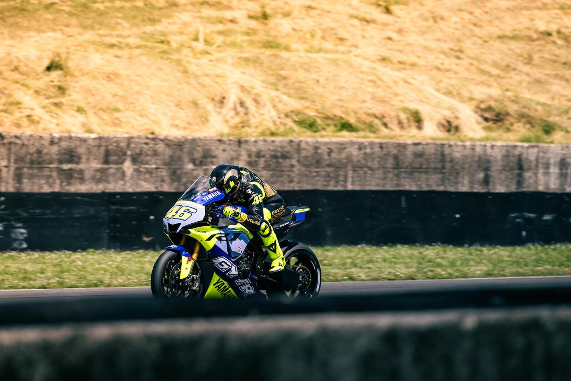 Dainese_Valentino Rossi_tuta speciale_Mugello