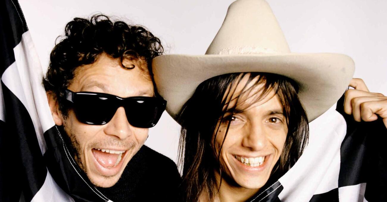 &ldquo;Io e te siamo fratelli di Blues Brothers&rdquo;: Valentino Rossi, Lucio Corsi, le idee da spalle al muro e quella roba l&igrave; che vale pi&ugrave; di tutto il resto