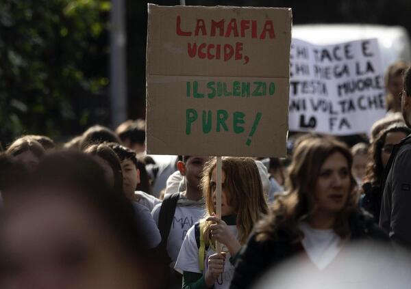 Le ombre lunghe della malavita. Hydra e il &ldquo;nuovo triumvirato&rdquo; tra &lsquo;ndrangheta, albanesi e narcos: &ldquo;Una cosa mai vista&rdquo;. L&rsquo;intervista a Ricciardelli di Parliamo di mafia e Pulp Podcast