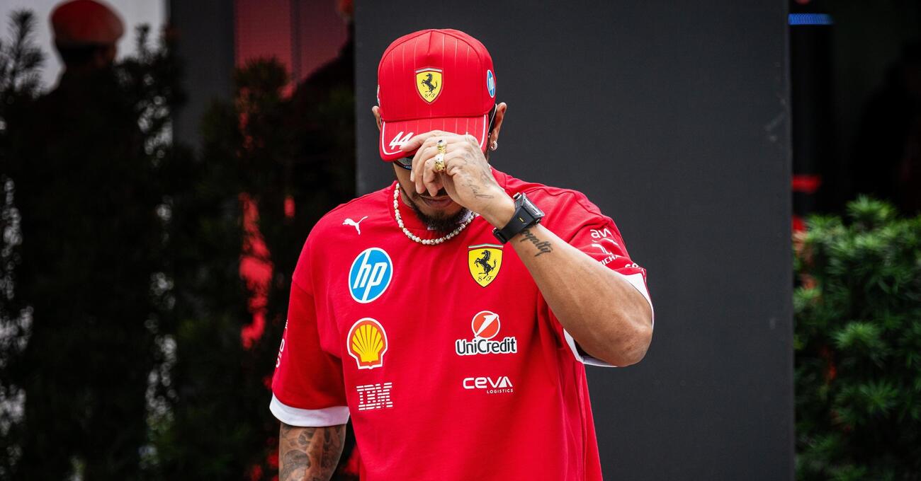 Hamilton, l&rsquo;incubo continua e in Qatar arriva un altro disastro. E tra Verstappen (lontanissimo) e Norris il colpo grosso lo fa Piastri