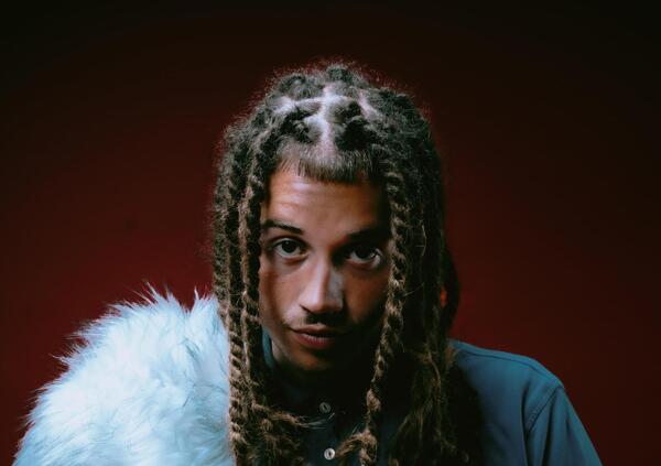 Il &lsquo;Lucio Corsi&rsquo; di Sanremo 2026? Si chiama Sayf e sar&agrave; la bomba di questa edizione. Ecco 10 tracce per dire che lo sapevate gi&agrave;