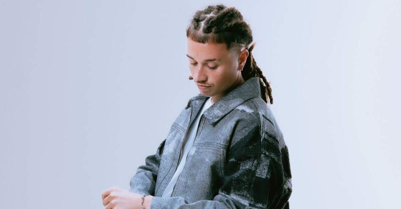 Il &lsquo;Lucio Corsi&rsquo; di Sanremo 2026? Si chiama Sayf e sar&agrave; la bomba di questa edizione. Ecco 10 tracce per dire che lo sapevate gi&agrave;