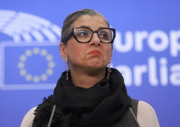 Da Bologna a Firenze, le citt&agrave; scaricano la papessa pro-Pal Francesca Albanese, ma il problema &egrave; pi&ugrave; grave e toglierle la cittadinanza onoraria non &egrave; la soluzione