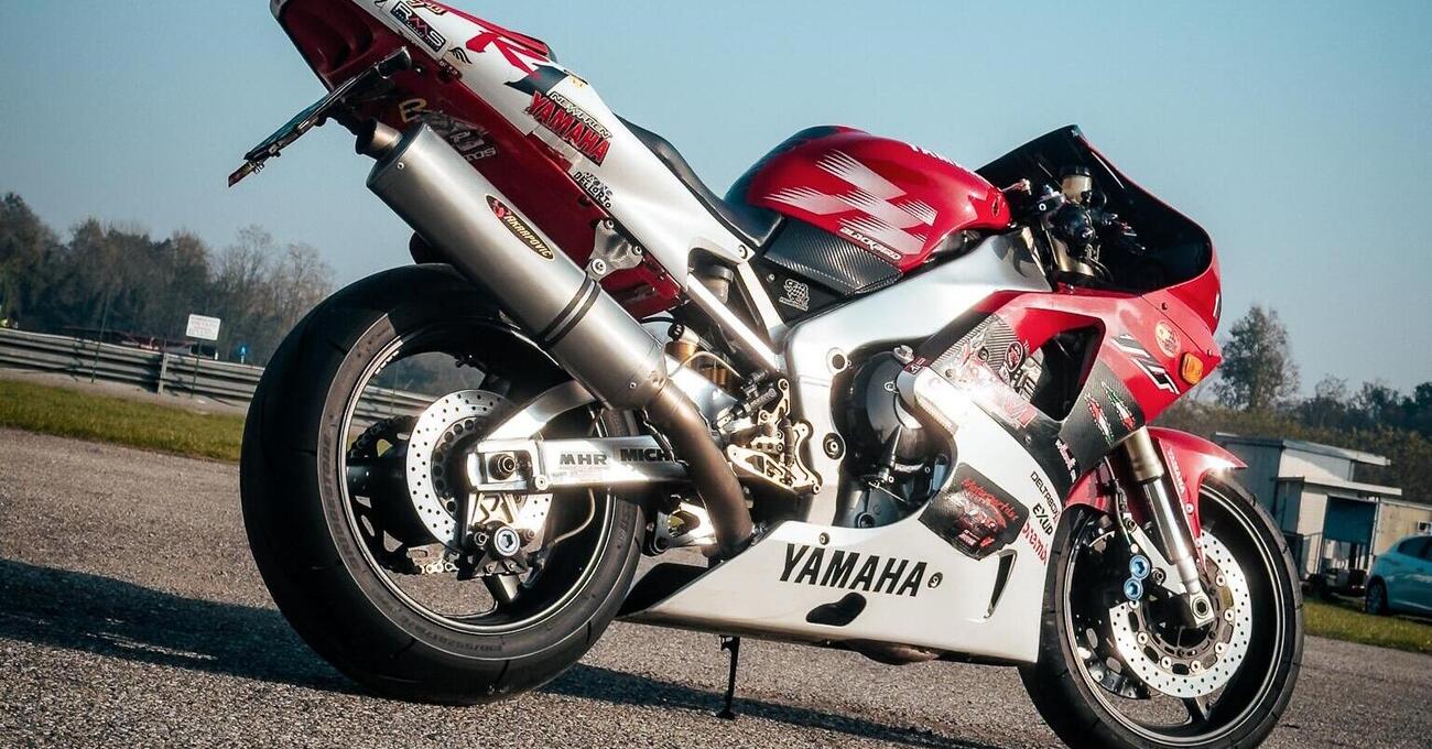 Ritorno al futuro Yamaha: &ldquo;il mercato non vuole l&rsquo;elettrico&rdquo;. Pronti per due leggende? Super T&eacute;n&eacute;r&eacute; e R1 per sorpassare l&rsquo;ecofollia e ricominciare