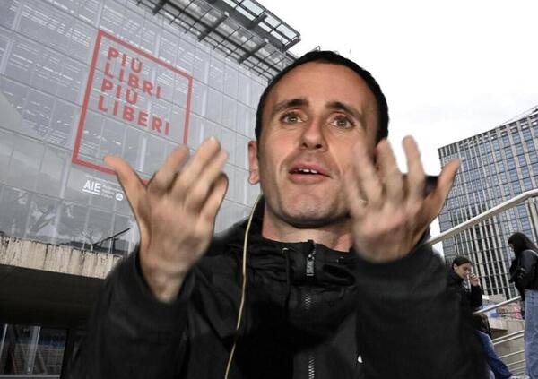 Zerocalcare d&agrave; buca a Pi&ugrave; libri pi&ugrave; liberi: &ldquo;Non si condividono gli spazi con i nazisti&rdquo;