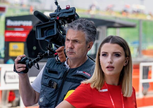 Dietro la MotoGP con Alessandro Vermini, Pillola: &ldquo;Valentino diventava Dio, diventava Goldrake. All&rsquo;inizio non capii Marquez. I piloti? Vincono e si allontanano&rdquo;