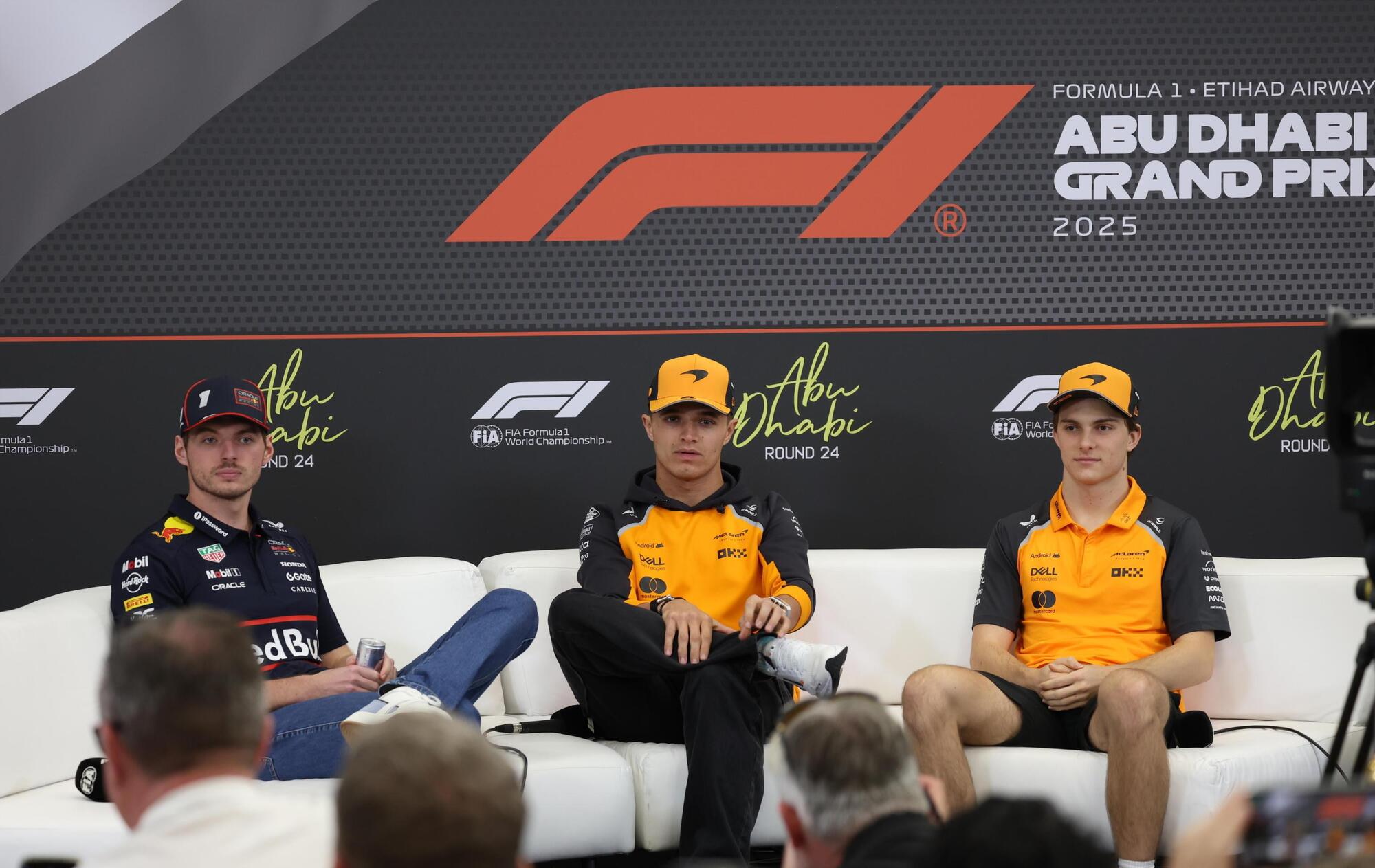 Max Verstappen, Lando Norris e Oscar Piastri ad Abu Dhabi,